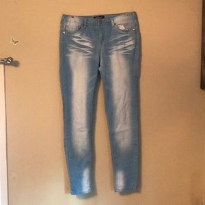 Wallflower Blue Wash Out Jeans Size 13